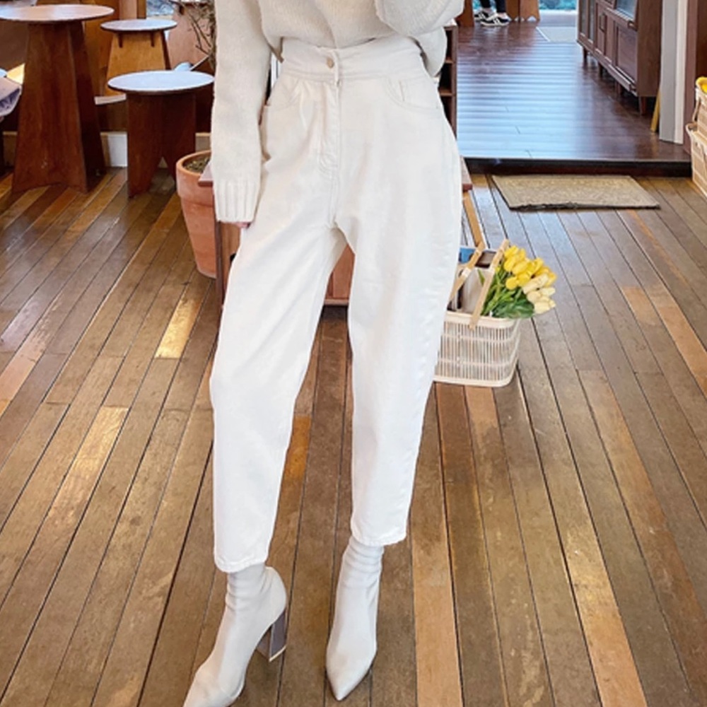 NWT Super High Waisted White Jeans - Picture 2 of 7
